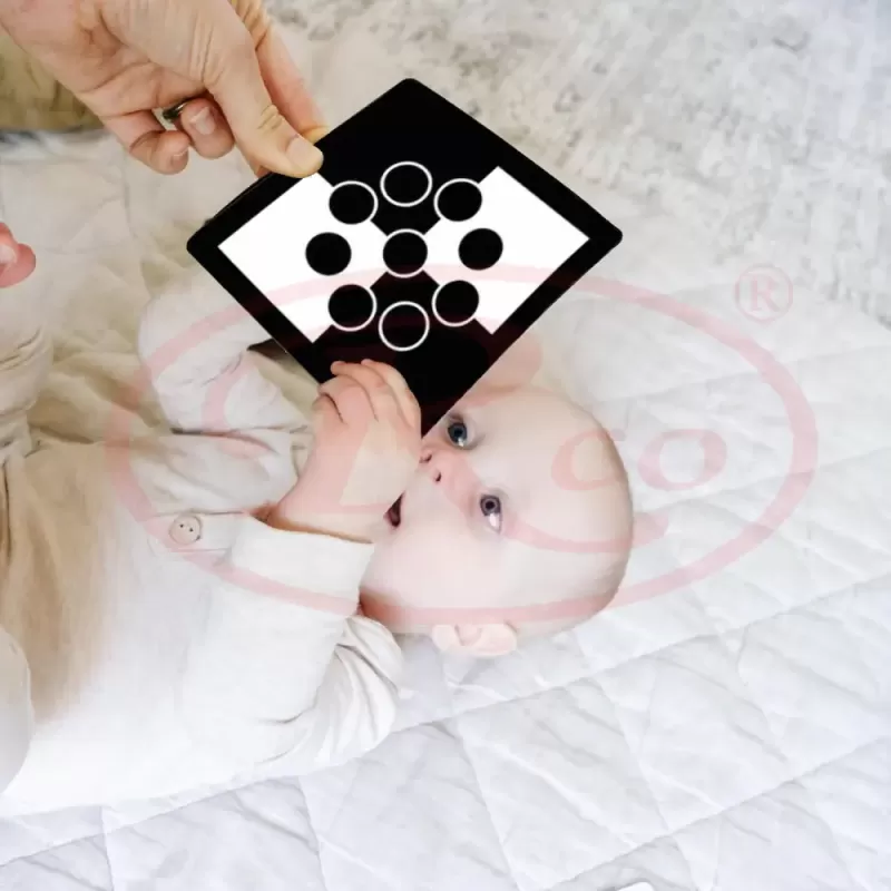 Set 16 carduri flash vizuale, stimulatoare, cu contraste, pentru bebelusi 0-3 luni, 32 imagini alb - negru