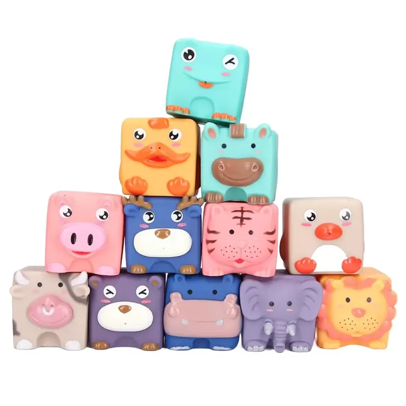 Set 12 cuburi moi cu margini rotunjite pentru bebelusi, Animale 3D, 6 luni+