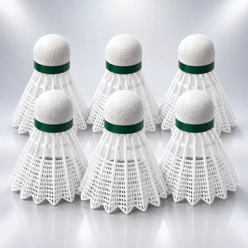 Set cu 6 fluturasi pentru badminton din nylon si cap din spuma