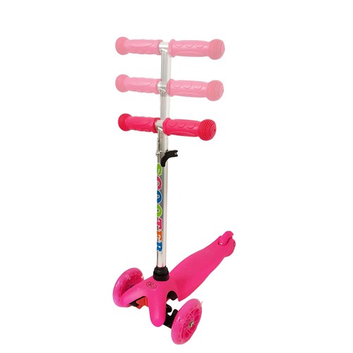 Trotineta cu 3 roti si luminite multicolore, Roz