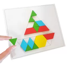 Joc educativ, Tangram cu 250 piese geometrice din lemn si fise de lucru, multicolor, 3 ani+