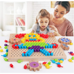 Jocul mozaic din lemn cu pioneze