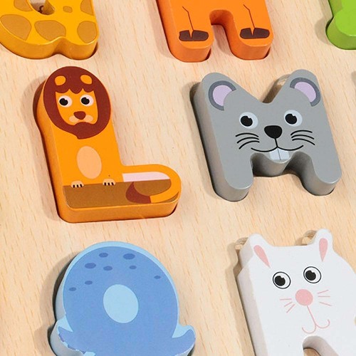 Puzzle incastru educativ din lemn cu 26 litere mari si ilustratii cu animale