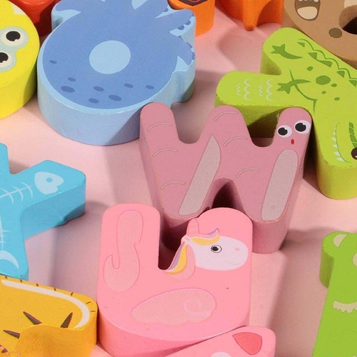 Puzzle incastru educativ din lemn cu 26 litere mari si ilustratii cu animale
